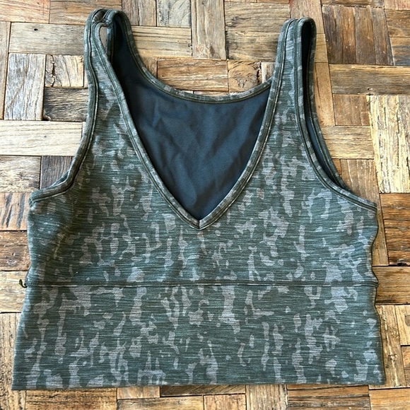 Lululemon Power Pivot Tank *Tough Heathered PU Olive Green M/L - Picture 3 of 4